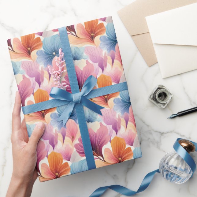 Elegante Blütenblätter weiche Wasserfarbenblüten Geschenkpapier (Schenken)