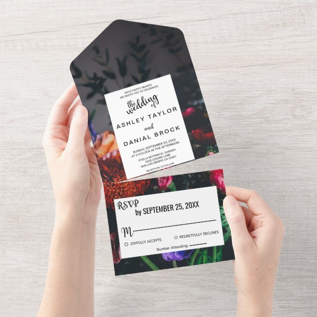 Elegante, blütige Rose blühen auf einer Hochzeit m All In One Einladung (Abreißen)