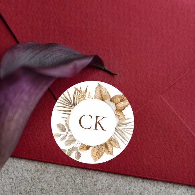Elegante Boho Neutral Floral Monogram Gastgeschenk Runder Aufkleber (Von Creator hochgeladen)