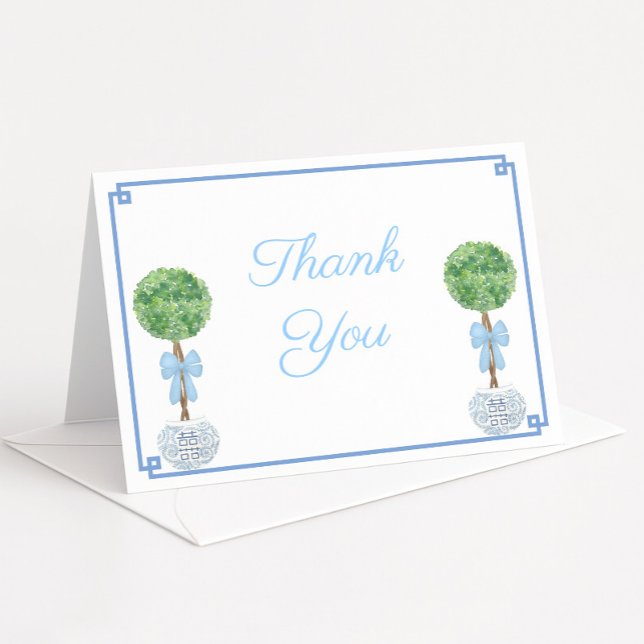 Elegante Boxwood Topiary Blue Baby Boy Dusche Dankeskarte (Boxwood topiary with baby blue bow in chinoiserie planter thank you card)