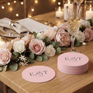 Elegante Brautpaar-Initialen in Rosa Runder Pappuntersetzer