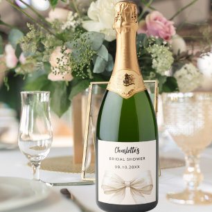 Elegante Brautschau mit beiger Creme-Schleife