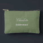 Elegante Bridesmaid Sage Green Accessory Pouch Zubehörtasche<br><div class="desc">Elegant Bridesmaid Sage Green Accessory Pouch, bitte personalisieren Sie den Namen der Brautjungfrau, mit der Online-Personalisierung Vorlage vor der Bestellung. Die Personalisierungsvorlage kann auch leicht verwendet werden, um das Design für andere Hochzeitsgast-Rollen, z. B. Trauzeugin, zu personalisieren, indem der entsprechende Text vor dem Hinzufügen zum Warenkorb entsprechend geändert wird. Wenn...</div>