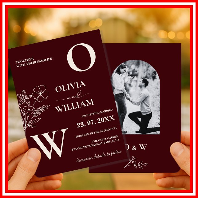 Elegante burgunderfarbene Blumen-Hochzeitsfotos in Einladung (Von Creator hochgeladen)