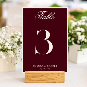 Elegante burgunderrote Hochzeit im Stil des alten  Tischnummer