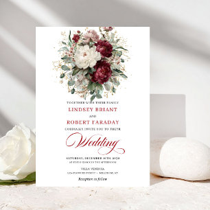 Elegante burgunderrote und weiße Blumen Hochzeitse Einladung