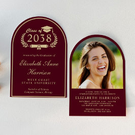 Elegante Burgundy Gold Arch Foto Graduation Party Einladung
