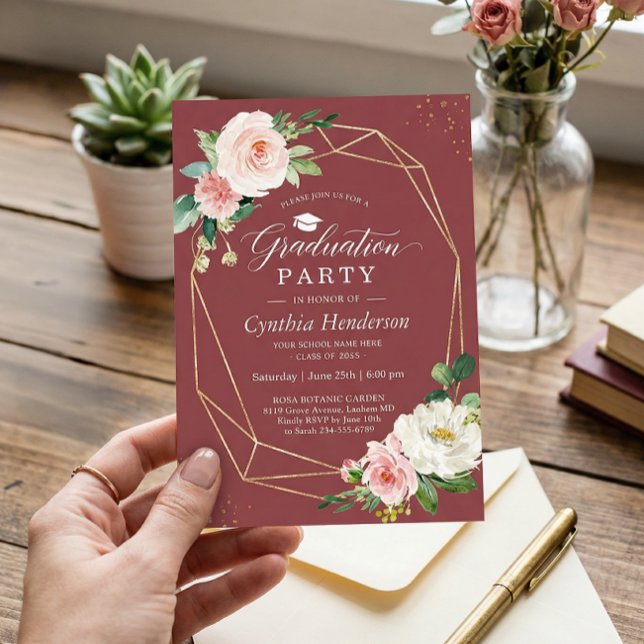 Elegante Burgundy Gold Floral Graduation Party Einladung (Von Creator hochgeladen)