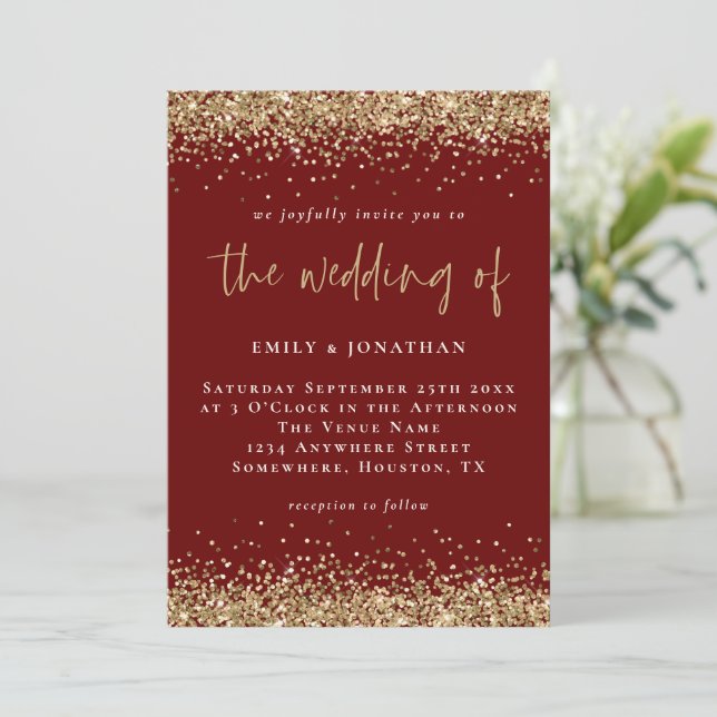 Elegante Burgundy Gold Glitzer Wedding Einladung (Stehend Vorderseite)