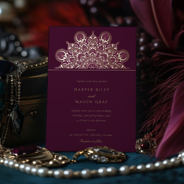 Elegante Burgundy Plum Gold Foil Mandala Wedding Folieneinladung (Von Creator hochgeladen)