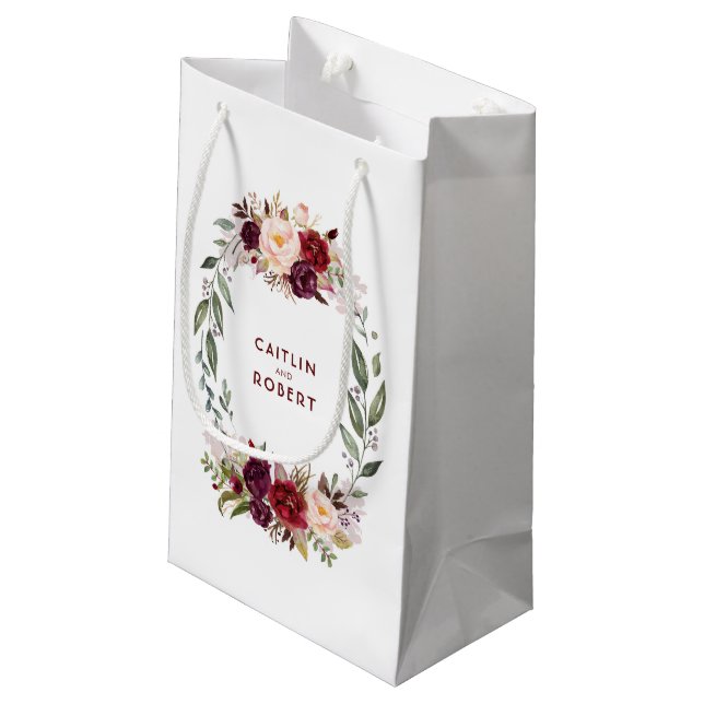 Elegante Burgundy Red Watercolor Blume Hochzeit Kleine Geschenktüte (Rückseite Schrägansicht)