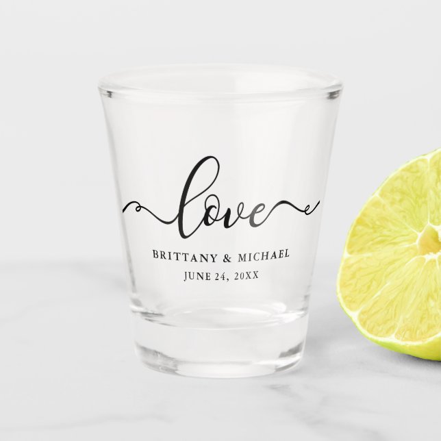 Elegante Calligrafy Script-Liebe Hochzeit Schnapsglas (Vorderseite)