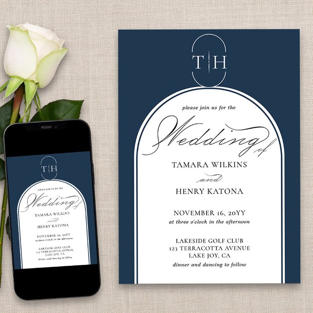 Elegante Calligraphy Navy Blue Mit Monogramm Weddi Einladung (Elegant monogrammed navy blue wedding invitation from my Wedding Colors collection)