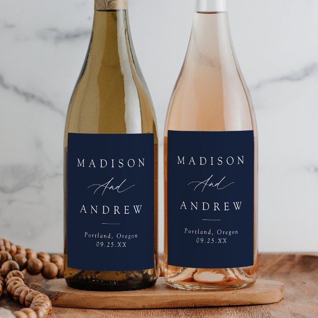 Elegante Calligraphy Navy Hochzeit Weinetikett (Von Creator hochgeladen)