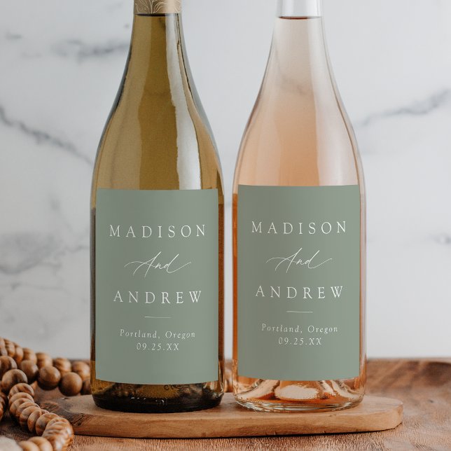 Elegante Calligraphy Sage Green Wedding Weinetikett (Von Creator hochgeladen)