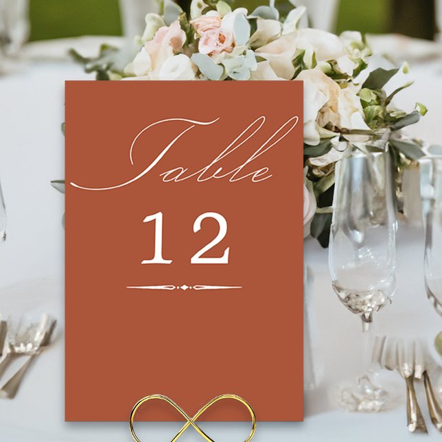 Elegante Calligraphy Terracotta Wedding Tischnummer (Elegant terracotta wedding table number card from my Wedding Colors collection)