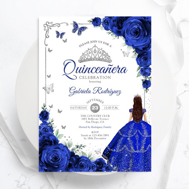 Elegante Chic Royal Blue Silver Floral Quinceanera Einladung (Von Creator hochgeladen)