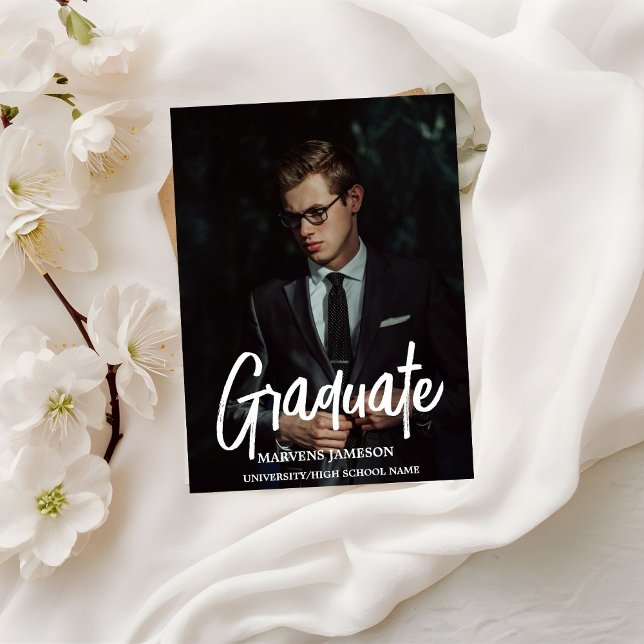 Elegante Chic Typografy Graduation Party Einladung (Von Creator hochgeladen)
