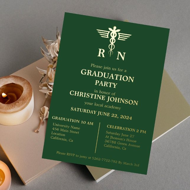Elegante Chic Typografy Nurse Graduation Party Folieneinladung (Von Creator hochgeladen)