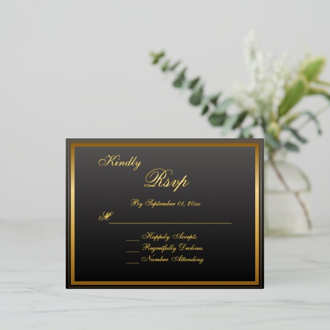 Elegante Classic Gold Script Wedding RSVP Card Folie Einladungspostkarte (Stehend vorne)