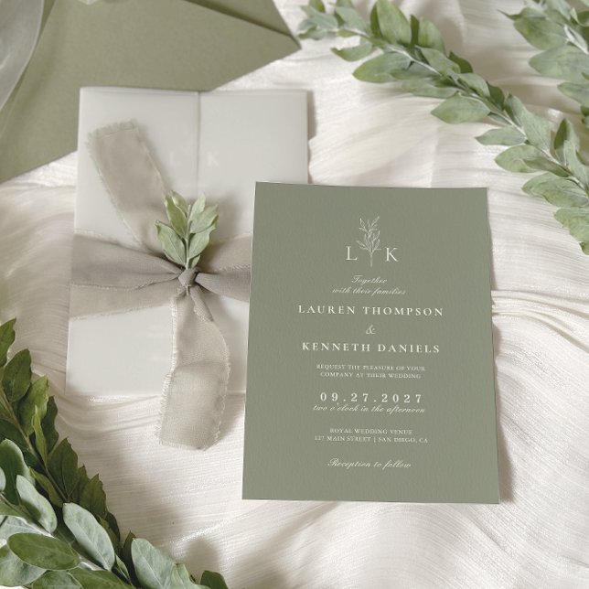 Elegante Classic Sage Green Leaf Monogram Wedding Einladung (Von Creator hochgeladen)