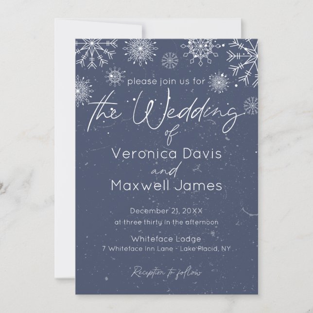Elegante Dark Blue Winter Themed Snowflake Wedding Einladung (Vorderseite)