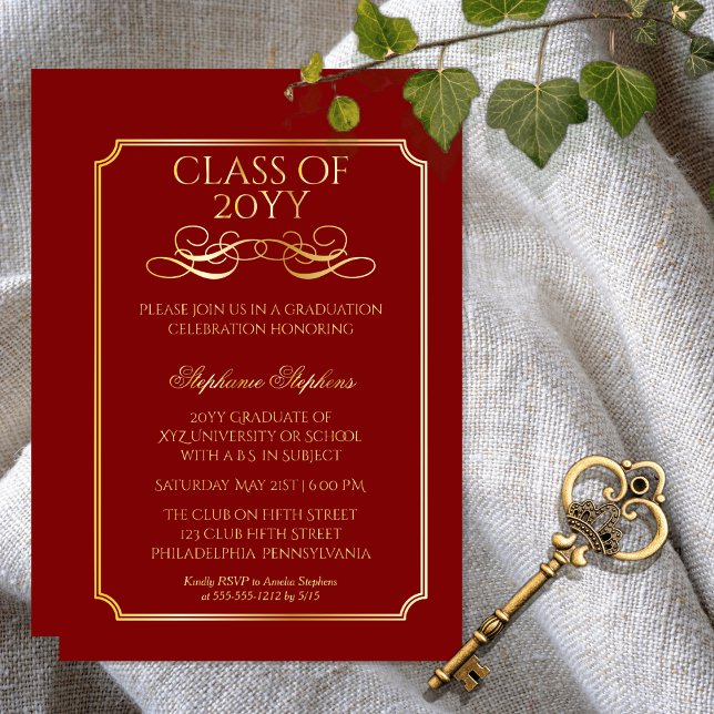 Elegante Dk Red University Graduation Party Gold Folieneinladung (Elegant Dark Red College or University Non Photo Graduation Announcement Party Gold Foil Invitation)