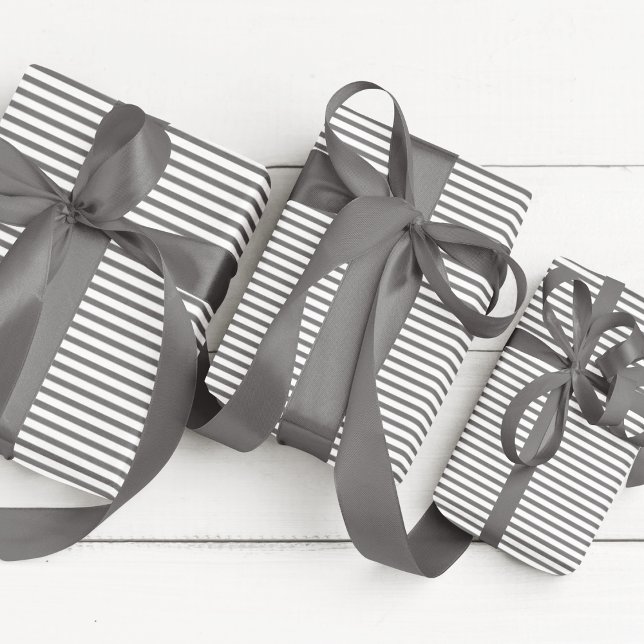 Elegante dunkelgraue und weiße Streifen Geschenkpapier (Elegant Striped Wrapping in Dark Gray & White. Chic & Timeless. For All Occasions and  All Ages.)