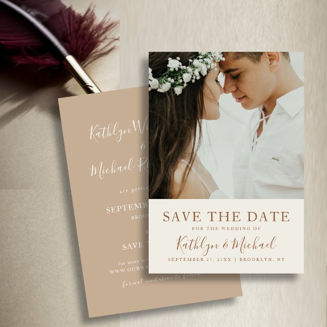 Elegante Dusty Beige Moderne Typografie Hochzeit Save The Date (Von Creator hochgeladen)