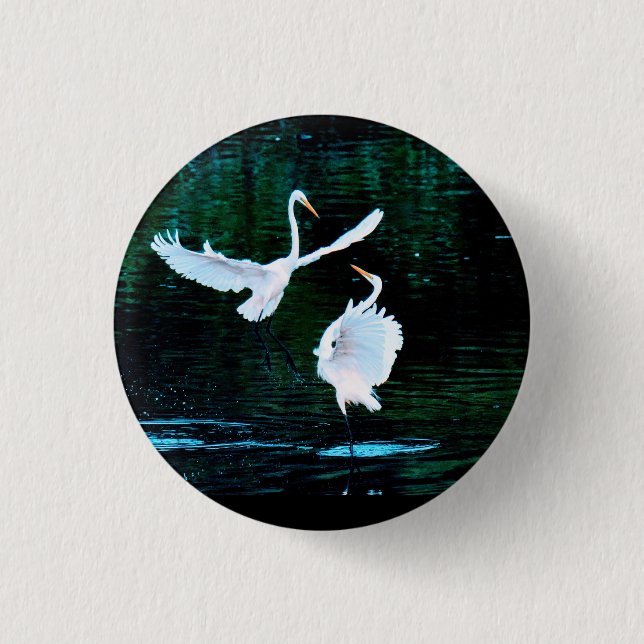 Elegante Egrets im Tanz Button (Vorderseite)