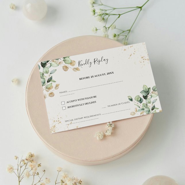 Elegante Eukalyptus-Blätter & Goldakzente Hochzeit RSVP Karte (Von Creator hochgeladen)