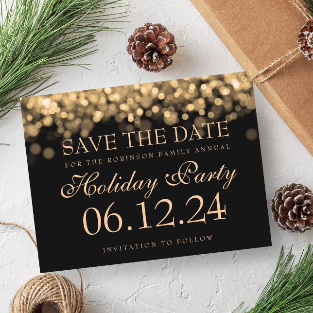 Elegante Feier Save the Date Gold Lights Ankündigungspostkarte (Elegant Holiday Party Save The Date Gold Lights Announcement Postcard)