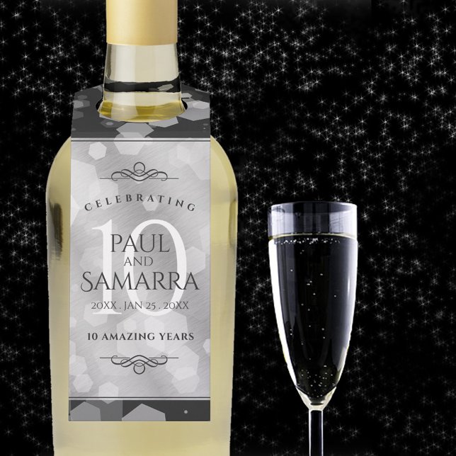 Elegante Feier zum 10. Geburtstag von Zinn Flaschenanhänger (10th wedding anniversary bottle hanger with champagne flute on a starry night sky.)