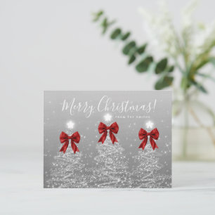 Elegante Feiertags-Silber-Weihnachtsbäume mit rote Postkarte