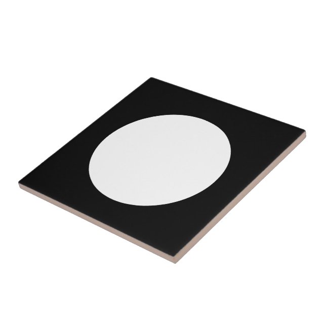 Elegante Fliesen aus weißer und schwarzer Keramik  (Seite)