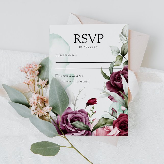 Elegante Floral Emerald Green & Burgundy Wedding RSVP Karte (Von Creator hochgeladen)