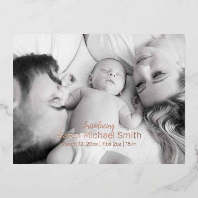 Elegante Foil Script Black & White Birth Postcard Folie Einladungspostkarte (Vorderseite)