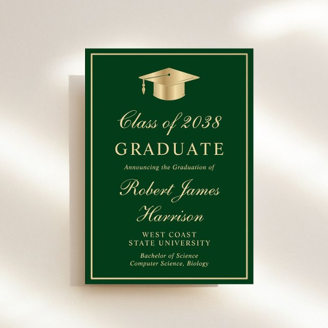 Elegante Foto Green Gold Graduation Party Einladung (An elegant college graduation party invitation to celebrate the graduate's achievements)