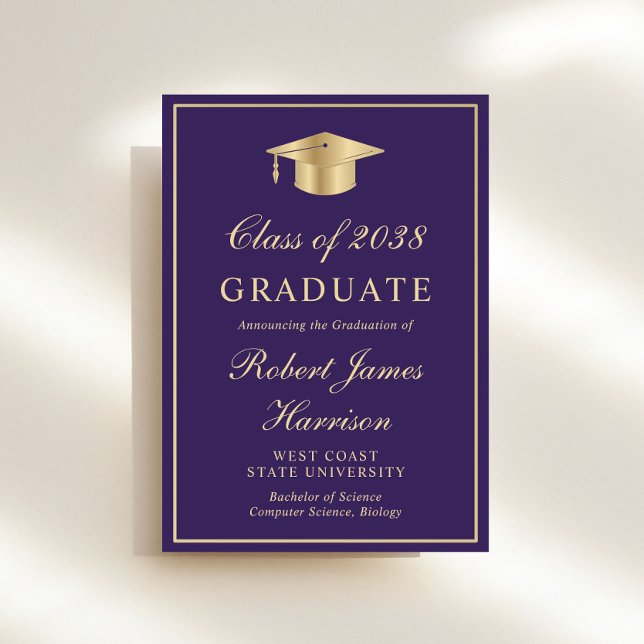 Elegante Foto Lila Gold Graduation Party Einladung (An elegant college graduation party invitation to celebrate the graduate's achievements)