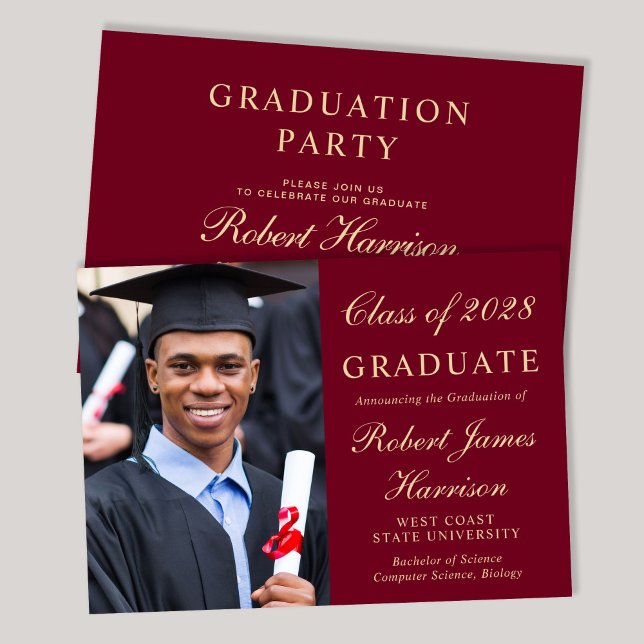 Elegante Foto Uni Burgund Graduation Party Einladung (An elegant college graduation party invitation to celebrate the graduate's achievements)