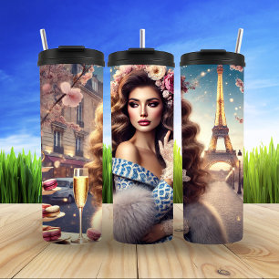 Elegante Frau im Pariser Abend Thermosbecher