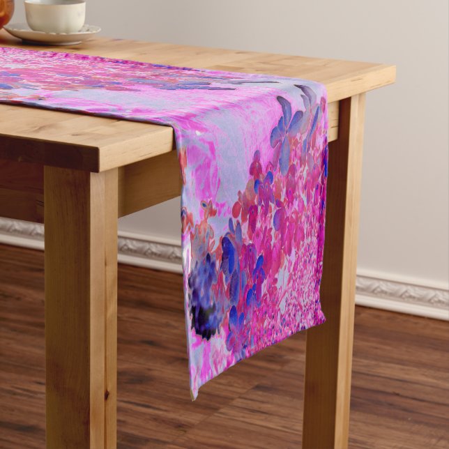 Elegante Fuchsia und dunkelblaue Limelight Hydrang Kurzer Tischläufer (Beispiel)