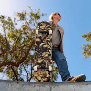 Elegante Fusion: Schwarze und goldene Blume Flämis Skateboard
