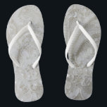 elegante, geistliche, weiße Kristall-Perlenspitze Flip Flops<br><div class="desc">elegante,  geistlich schicke,  weiße Kristall Perlmodeaccessoires. Bridal Spitzenmode Accessoires.</div>
