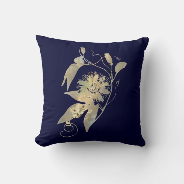 Elegante Gold-Blume auf Navy Blue Floral Kissen (Vorderseite)