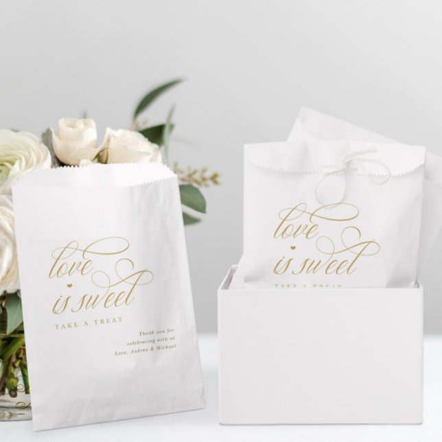 Elegante Gold Calligraphy Classy Luxury Wedding Geschenktütchen (Elegant Gold Calligraphy Wedding Favor Bags - Love is Sweet - Candy Buffet Favor Bags)