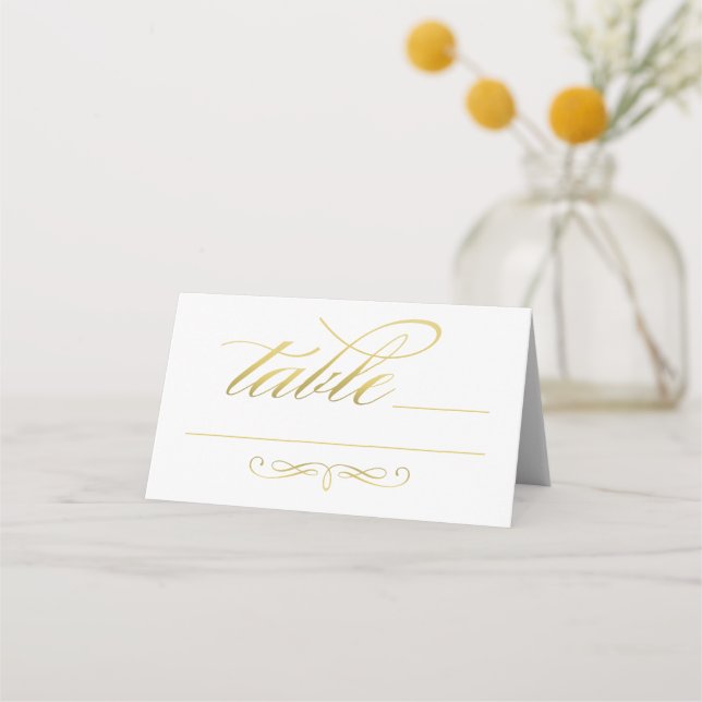 Elegante Gold Calligraphy Script Wedding Table Platzkarte (Vorderseite)