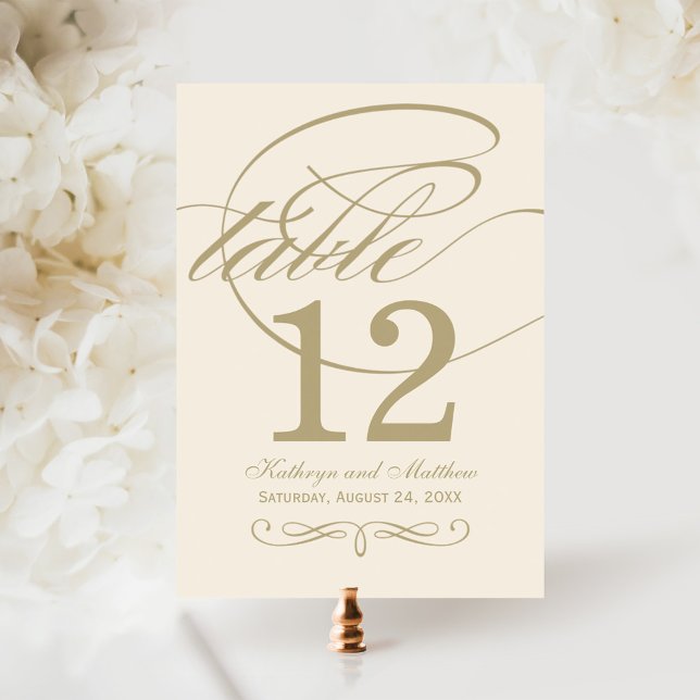 Elegante Gold Calligraphy Wedding Tischnummer (Von Creator hochgeladen)