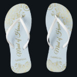 Elegante Gold Lace Trauzeugin Blass Blue Wedding Flip Flops<br><div class="desc">Diese wunderschönen Hochzeitskippen sind eine großartige Möglichkeit, Ihre Trauzeugin zu danken und zu erkennen, während sie gleichzeitig ihre Füße rette. Das elegante Design mit goldenen Spitzen-Frills auf einem blass pulverblauen Hintergrund und extravagant goldfarbenen Schriftzeichen. Der Test liest Trauzeugin mit ihrem Namen unten. Ein guter Weg, ihr zu danken, dass sie...</div>