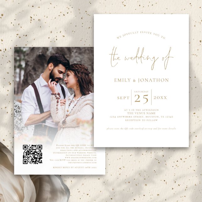 Elegante Gold Script Foto Overlay QR Code Hochzeit Einladung (Front and back view)